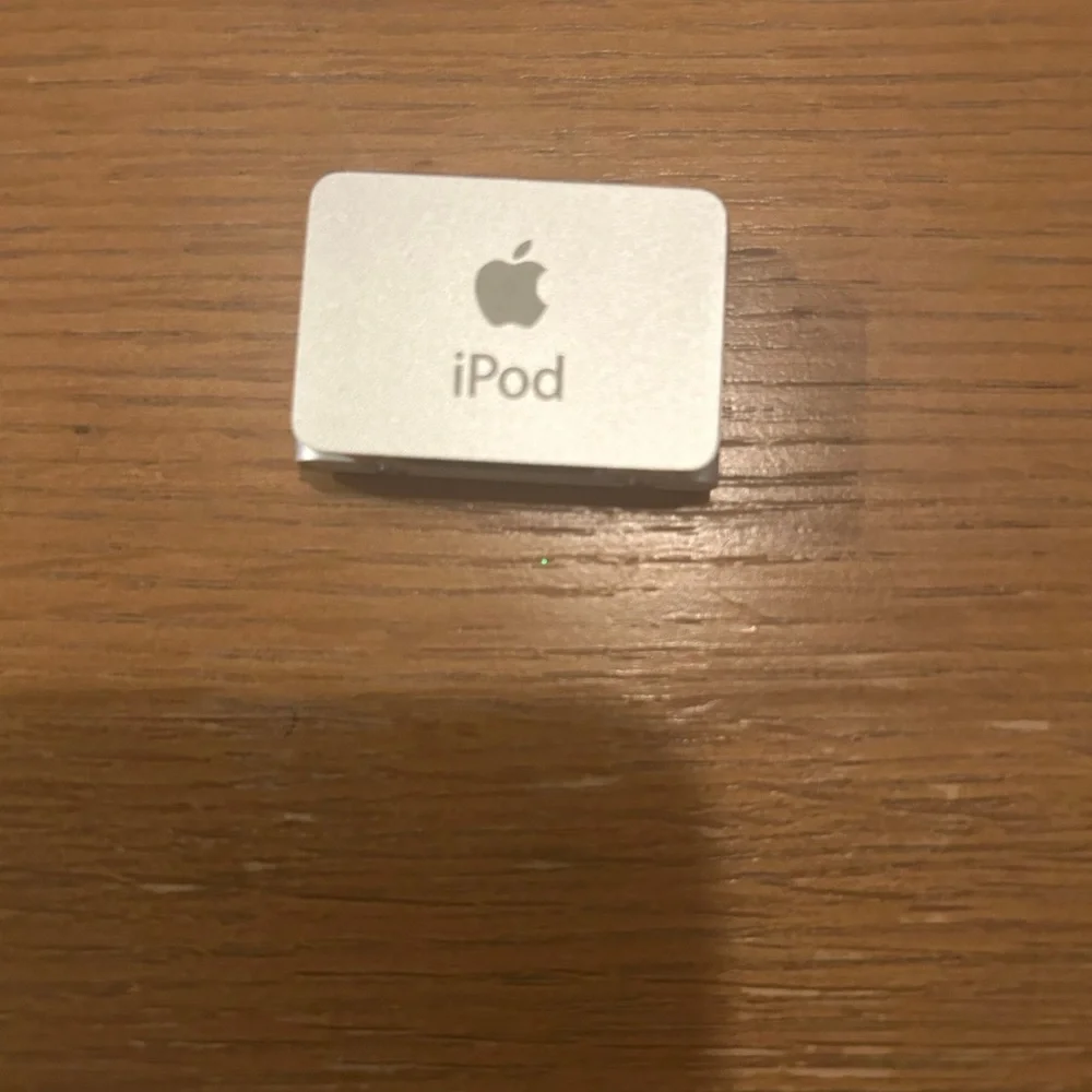 iPod Shuffle Compact Clip MP3 Player